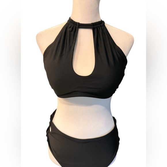 Time and Tru Black Halter Bikini with Keyhole Detail Bottoms detail on sides MED - Picture 1 of 9